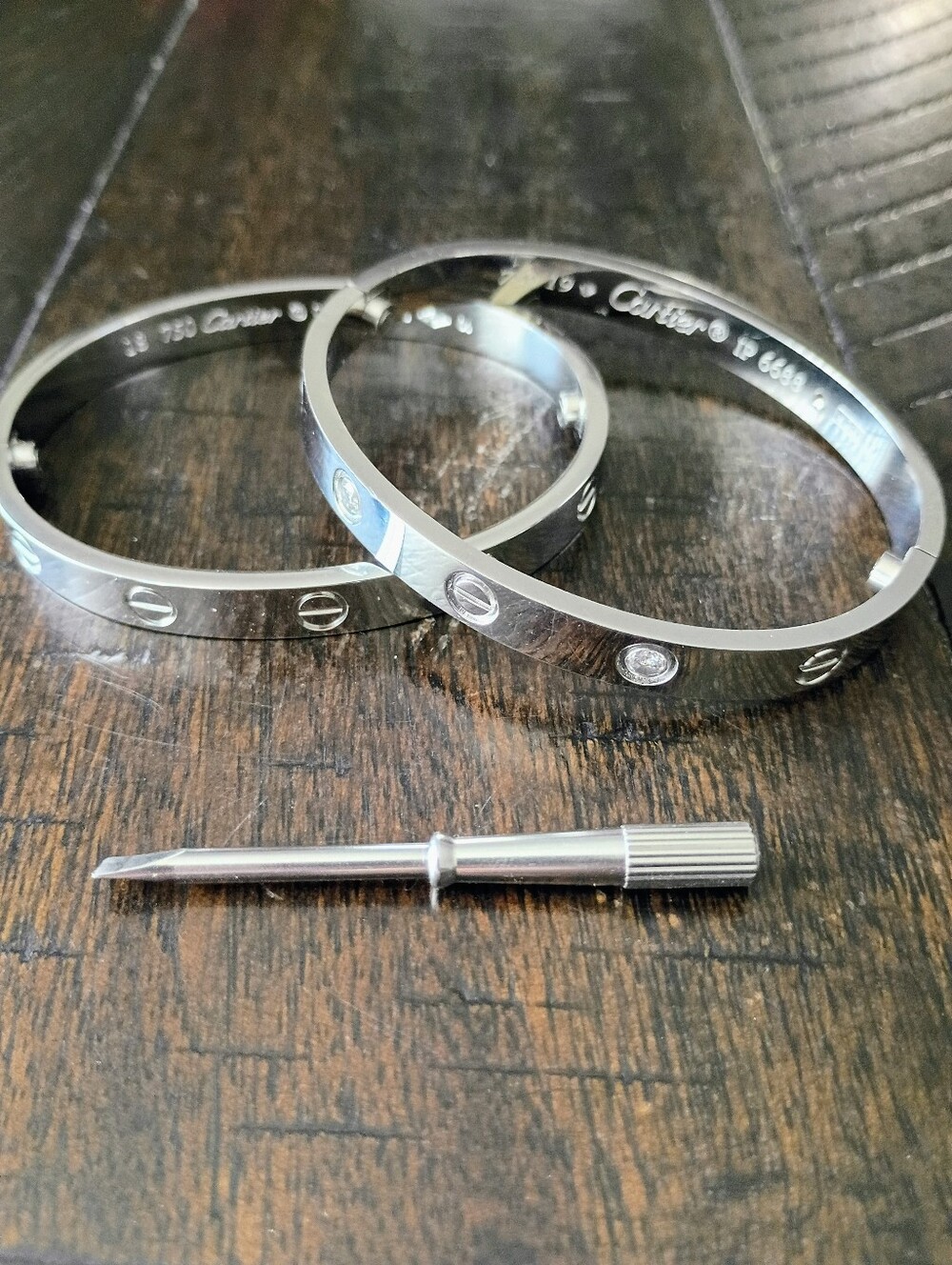 New Silver Tone Screw Motif Bangle Bracelet (Pair) Fashion Jewelry